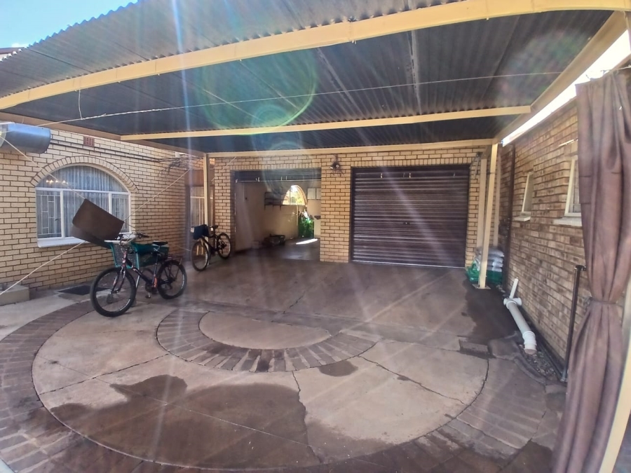 4 Bedroom Property for Sale in Kuruman Northern Cape